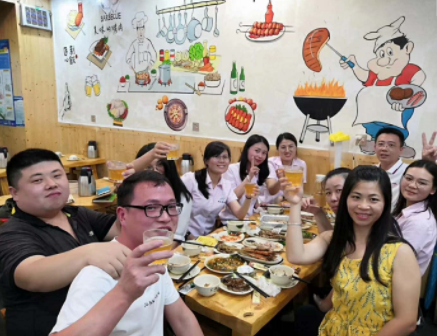 驗(yàn)光定配培訓(xùn)學(xué)員與老師歡聚一堂
