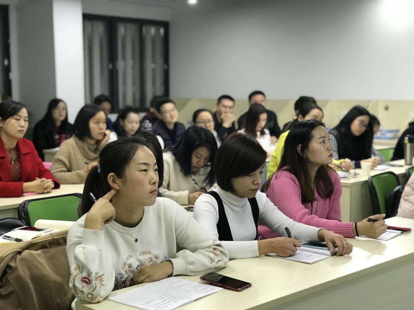 視普泰小班制高級眼鏡驗(yàn)光員考證培訓(xùn)班開課啦