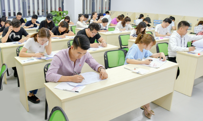 驗(yàn)光師資格證怎么考？驗(yàn)光師證費(fèi)用多少？