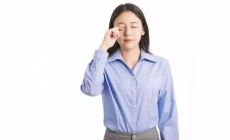 【驗(yàn)光配鏡知識】眼睛干澀、刺痛？眼科專家教你如何自查干眼癥