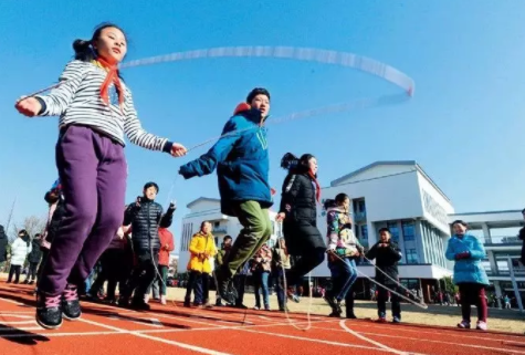 新聞周刊深度報道：近視“越治越多”的背后是什么原因？