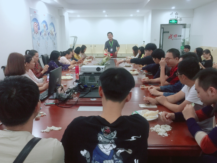 深圳視普泰第四屆驗(yàn)光師定配工培訓(xùn)班順利畢業(yè)！?。? width=