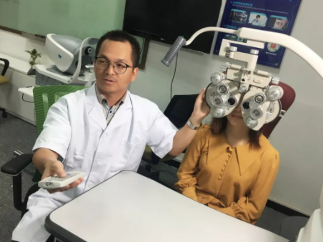 眼視光學(xué)大咖深度解析眼健康白皮書：重視配戴者教育，提升配戴者依從性