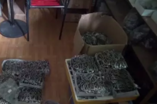 30元的貨賣上千元！深圳查獲山寨眼鏡3萬多副，可能你也買過
