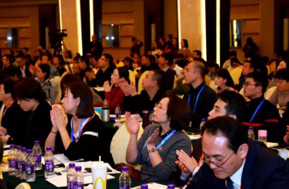 教育部體衛(wèi)藝司樊澤民處長(zhǎng)：“眾志成城，堅(jiān)決保衛(wèi)中華民族光明的未來(lái)”