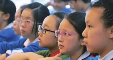 2歲幼兒2900度近視，醫(yī)生提醒是馬凡氏綜合征并發(fā)癥