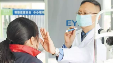 又到寒暑假配眼鏡高峰期，當(dāng)心孩子“近視眼性格”