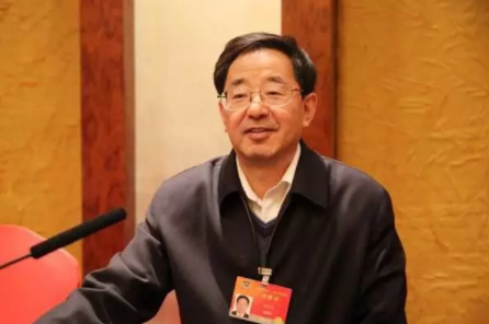 全國政協(xié)委員董恒宇：建立全國性驗(yàn)光師執(zhí)業(yè)標(biāo)準(zhǔn)