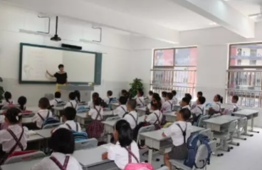 3年“教室燈光”監(jiān)測，哈爾濱市中小學(xué)衛(wèi)生保健所長建議從光源入手防控近視