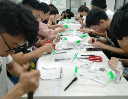 視普泰第七屆驗(yàn)光定配技能精修考證班順利畢業(yè)?。?！