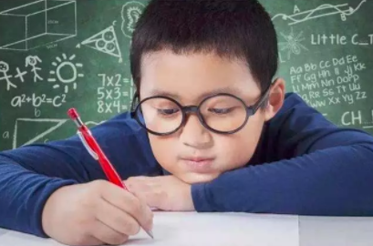 驗(yàn)光配鏡師教您怎么給孩子配眼鏡才更放心？