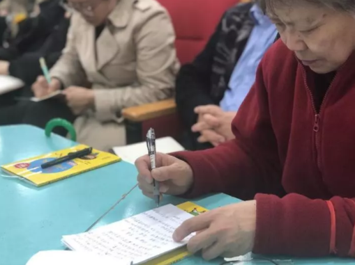 小學三年級是近視“分水嶺”？網(wǎng)課是“視力殺手”？