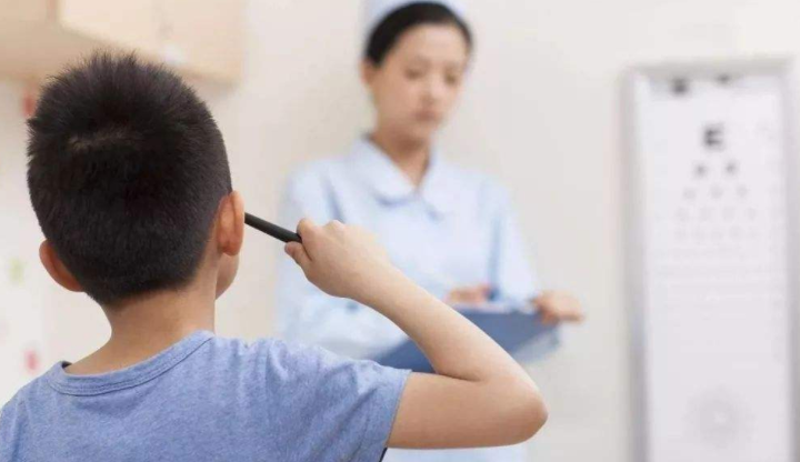 驗(yàn)光配鏡科普：輕度近視要不要戴眼鏡？