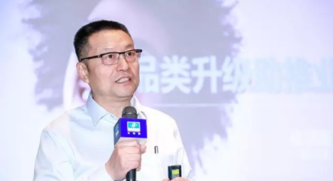 品類功能化升級，創(chuàng)造極致感體驗(yàn)：依視路聯(lián)合歐萊雅舉行跨界培訓(xùn)會