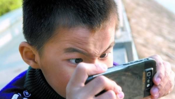 驗光師培訓(xùn)孩子視力下降的五個信號提示
