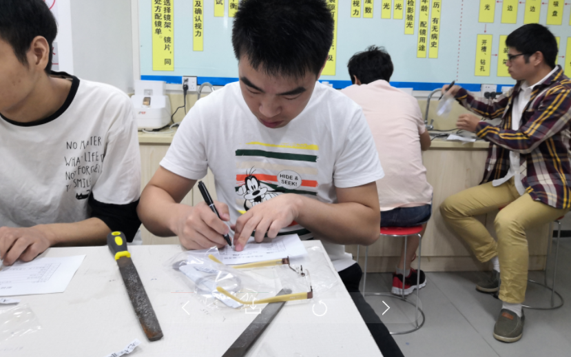 深圳視普泰第九屆驗光定配培訓學員順利畢業(yè)?。。? width=