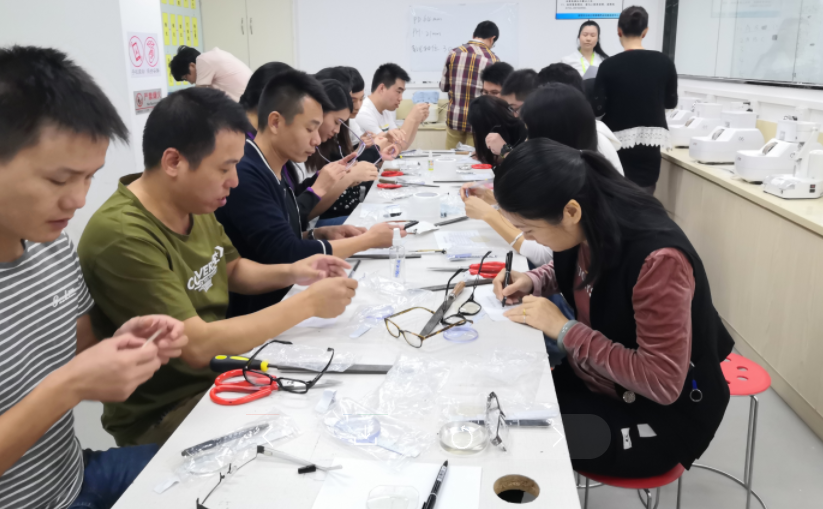 深圳視普泰第九屆驗光定配培訓學員順利畢業(yè)?。?！