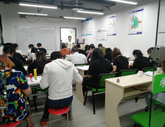 深圳視普泰第九屆驗光定配培訓學員順利畢業(yè)！?。? width=
