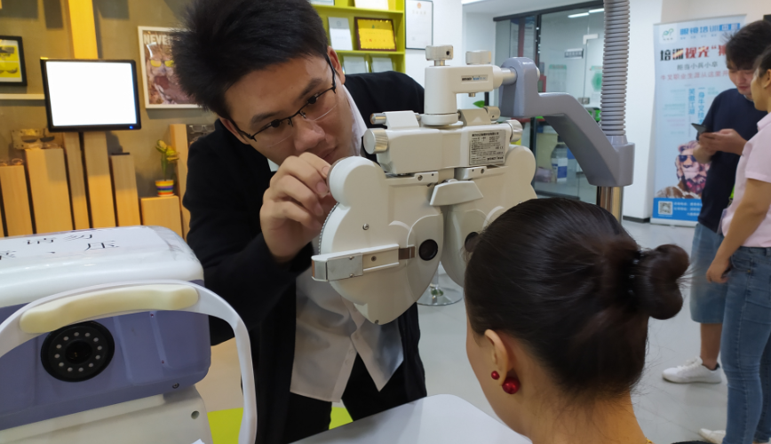 深圳視普泰第九屆驗光定配培訓學員順利畢業(yè)?。?！